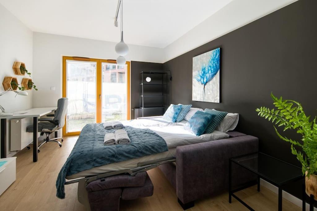 Modern Apt Next To Train Station Krasków Εξωτερικό φωτογραφία
